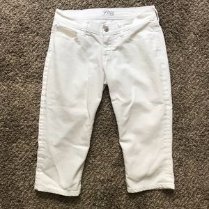 Old Navy White Capris